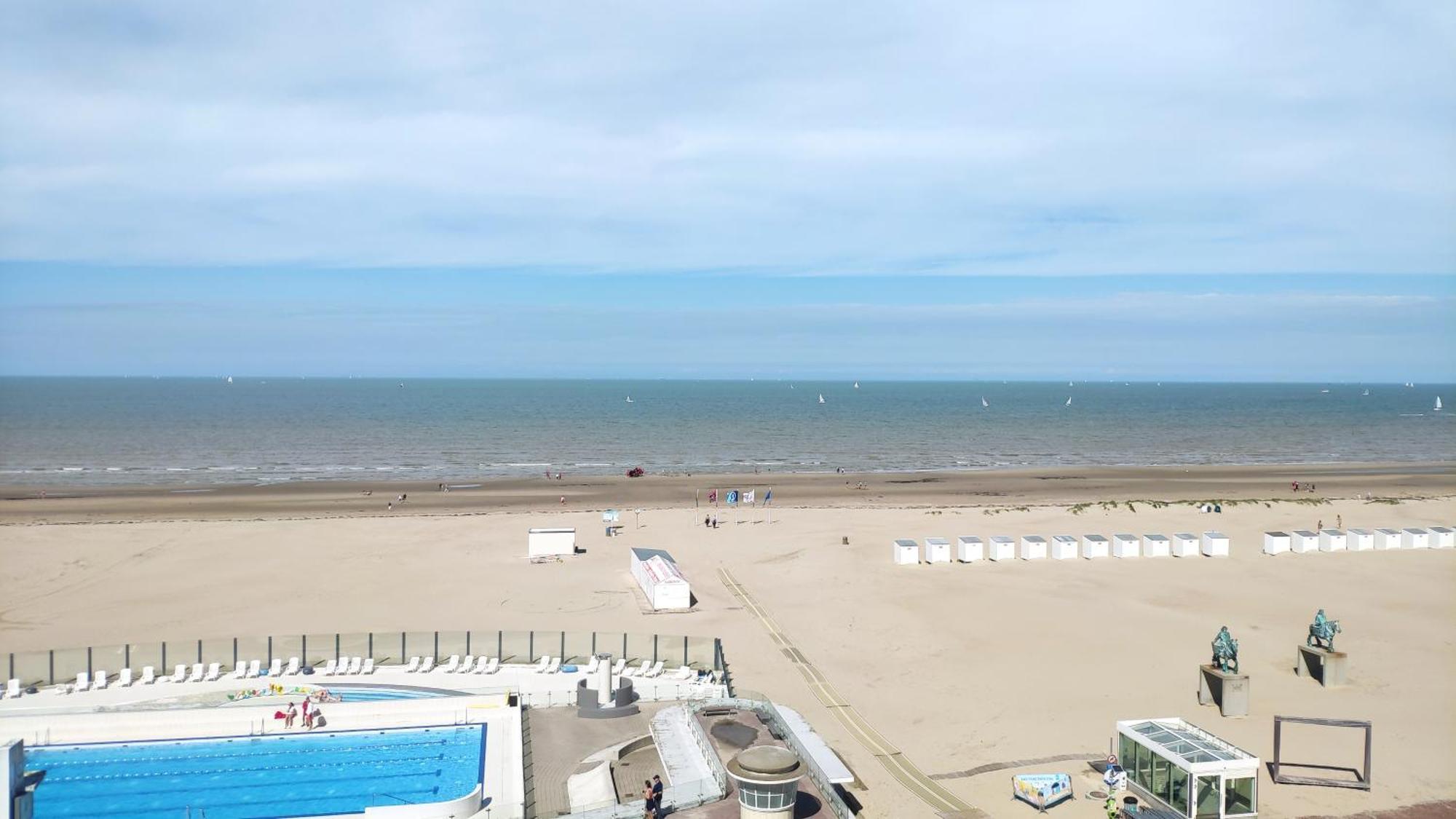 Zeezicht Vanop Het 6 De Verdiep Oostduinkerke Dış mekan fotoğraf